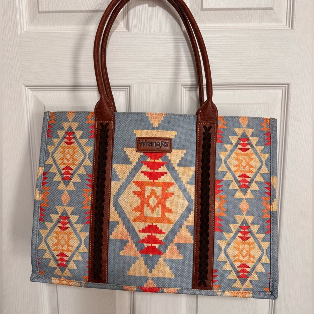 Large Wrangler Aztec Pattern Tote With Brown Acce… - image 1